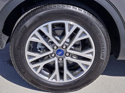 Used 2022 Ford Escape SEL w/ Technology Package image 10