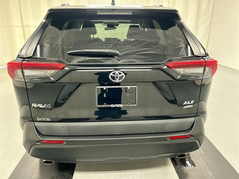 Used 2019 Toyota RAV4 XLE image 21