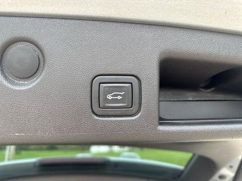 Used 2024 Chevrolet Equinox LT FWD image 20