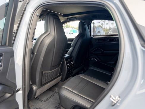 Certified 2025 Porsche Cayenne GTS image 18