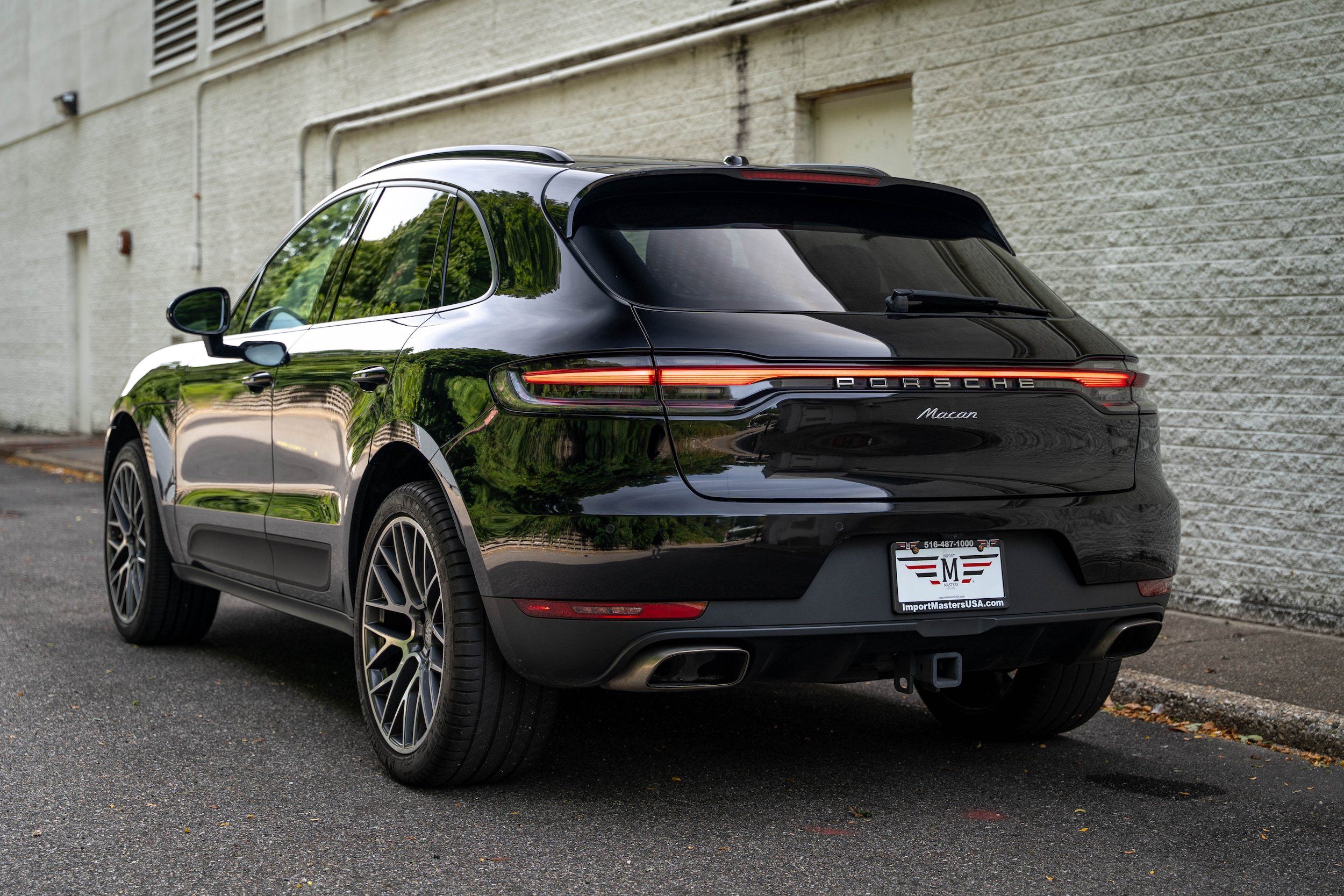 Used 2020 Porsche Macan AWD/4WD image 5