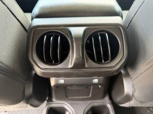 Used 2019 Jeep Wrangler Unlimited Sport AWD/4WD image 24