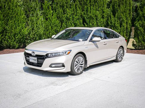 Used 2018 Honda Accord EX image 5