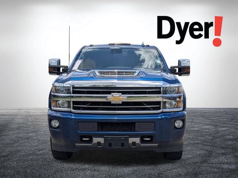 Used 2019 Chevrolet Silverado 2500 High Country w/ Duramax Plus Package AWD/4WD image 11