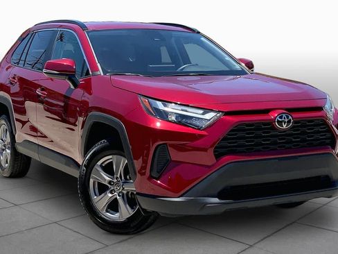 Used 2025 Toyota RAV4 XLE FWD image 3