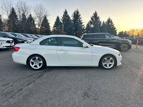 Used 2013 BMW 335i Convertible image 7