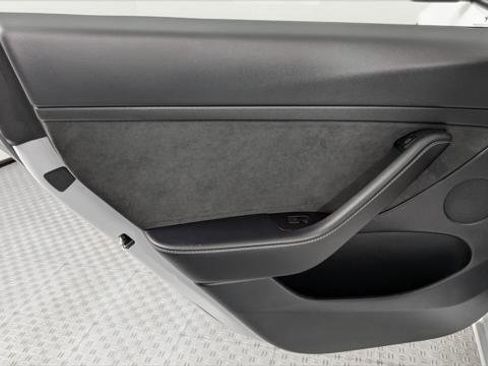 Used 2021 Tesla Model 3 Standard Range Plus image 14