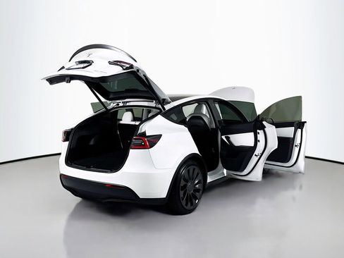 Used 2021 Tesla Model Y Performance image 29