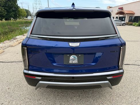 Used 2026 Cadillac Vistiq Sport AWD/4WD image 4