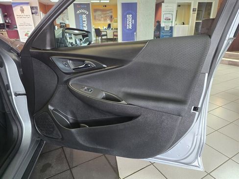 Used 2025 Chevrolet Malibu LT image 12
