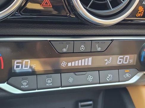 New 2025 Nissan Sentra SV w/ SV Premium Package image 9