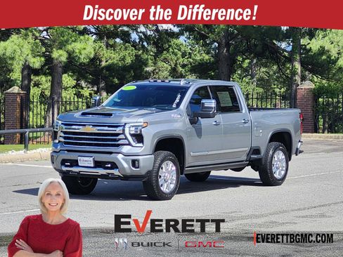 Used 2024 Chevrolet Silverado 2500 High Country w/ High Country Premium Package AWD/4WD image 1