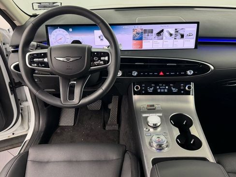 Used 2026 Genesis GV70 2.5T Select image 32