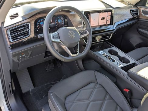 New 2026 Volkswagen Atlas SE image 16