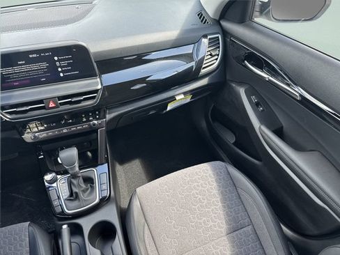 New 2026 Kia Seltos S FWD image 17