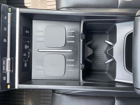 Used 2025 Hyundai Santa Fe Limited FWD image 32
