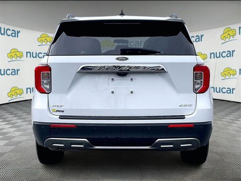 Used 2023 Ford Explorer XLT w/ Equipment Group 202A image 5