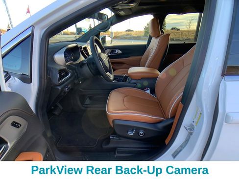 New 2026 Chrysler Pacifica Pinnacle AWD/4WD image 10