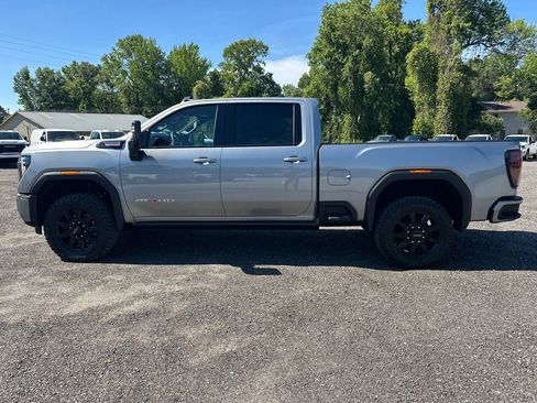 Used 2026 GMC Sierra 2500 AT4 w/ AT4 Premium Plus Package AWD/4WD image 9