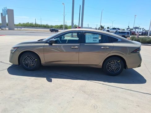 New 2026 Nissan Sentra SV w/ SV Convenience Package FWD image 3