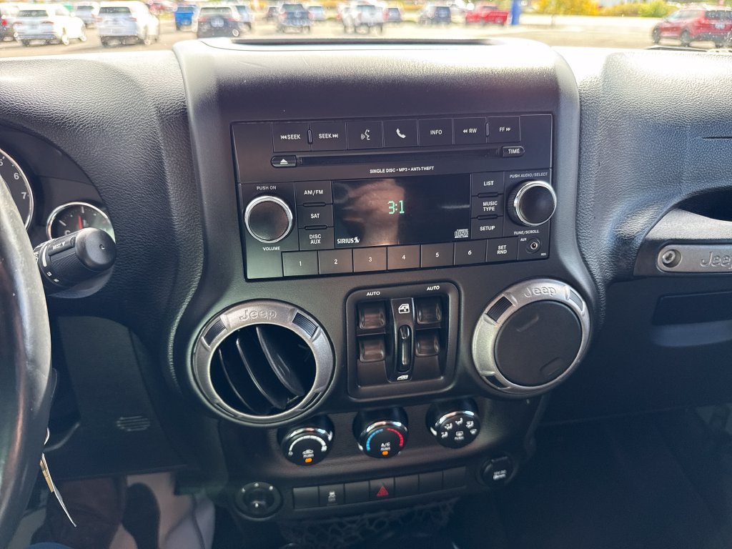 Used 2015 Jeep Wrangler Unlimited Sport w/ Quick Order Package 23S AWD/4WD image 23