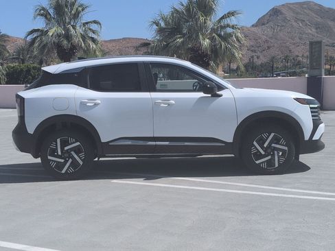 New 2026 Nissan Kicks SV FWD image 5