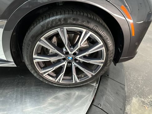 Used 2022 BMW X7 xDrive40i w/ Cold Weather Package AWD/4WD image 9