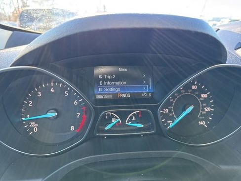 Used 2019 Ford Escape SEL image 11