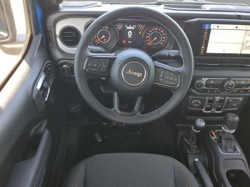 New 2025 Jeep Gladiator Sport image 14