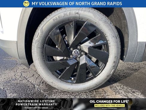 New 2026 Volkswagen Atlas SE image 5