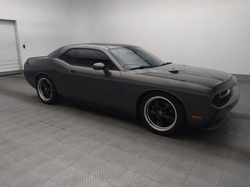 Used 2014 Dodge Challenger SXT w/ Sport Appearance Package RWD image 11