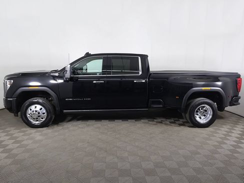 Used 2024 GMC Sierra 3500 Denali Ultimate AWD/4WD image 22