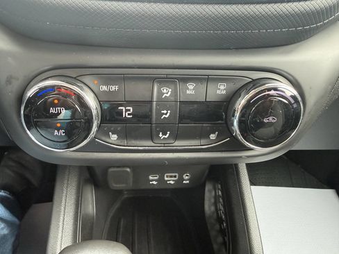 Used 2023 Chevrolet TrailBlazer LT w/ Sun and Liftgate Package image 29