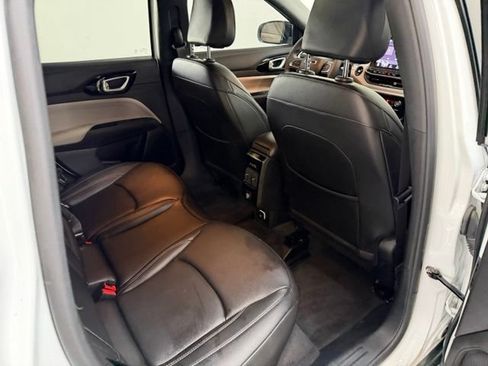 Certified 2025 Jeep Compass Limited AWD/4WD image 43