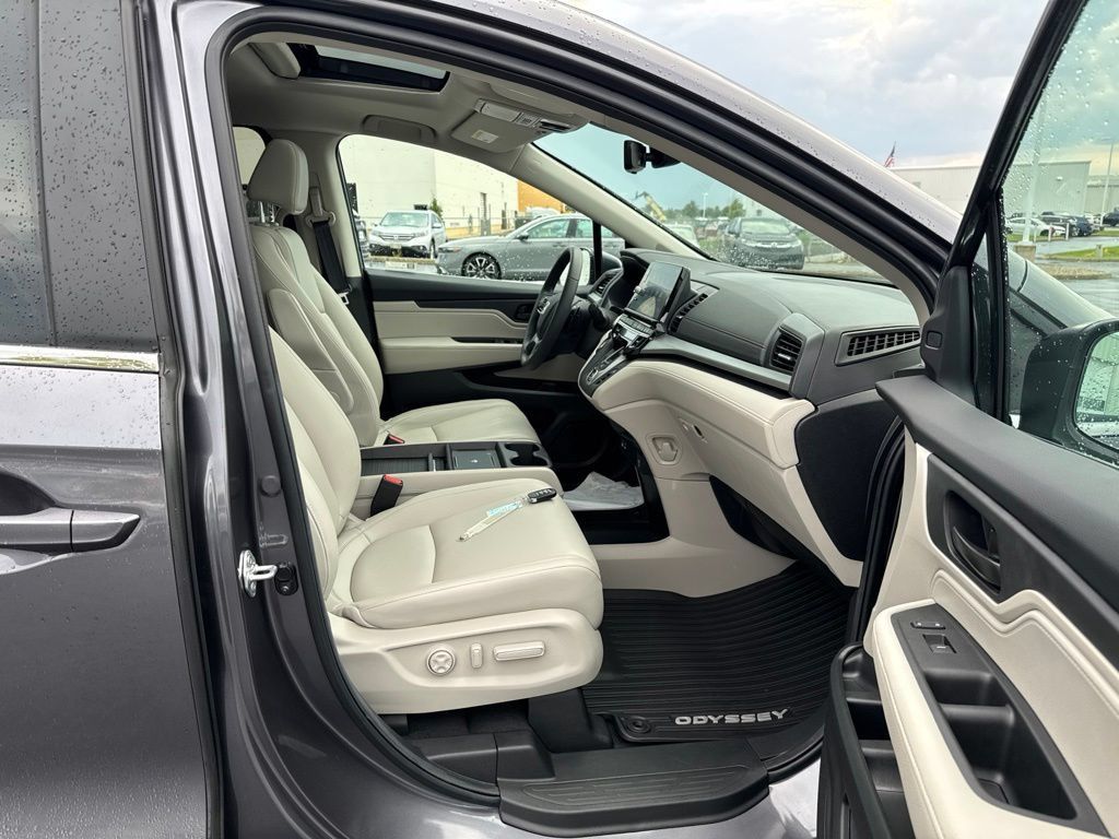 Certified 2026 Honda Odyssey EX-L image 39