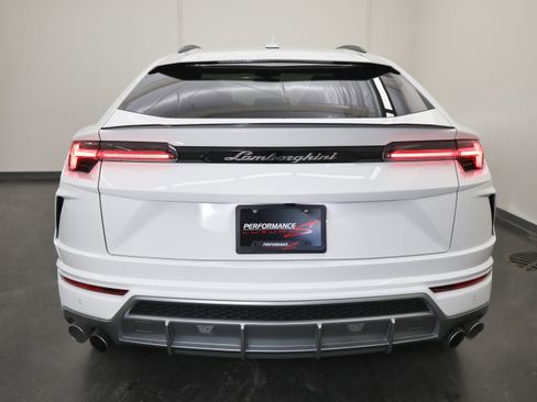 Used 2022 Lamborghini Urus image 4