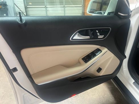 Used 2019 Mercedes-Benz GLA 250 4MATIC image 25