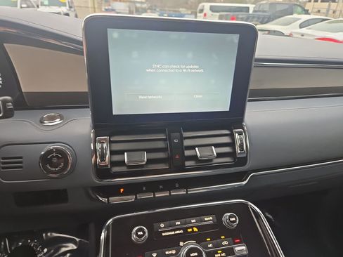 Used 2019 Lincoln Navigator Black Label AWD/4WD image 18