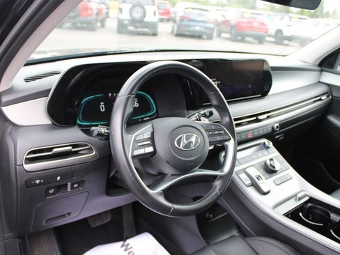 Used 2025 Hyundai Palisade SEL FWD image 23