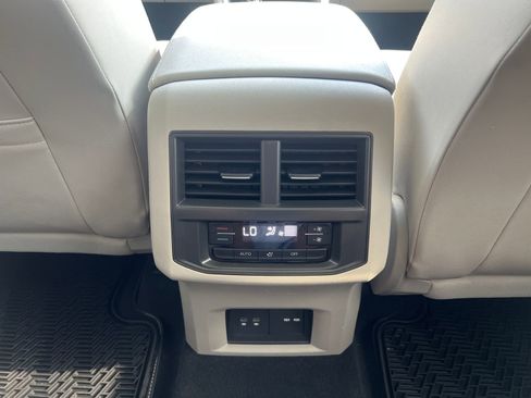 Used 2022 Volkswagen Atlas SE FWD image 21