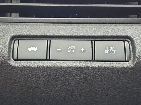 Certified 2025 Nissan Altima 2.5 S FWD image 11