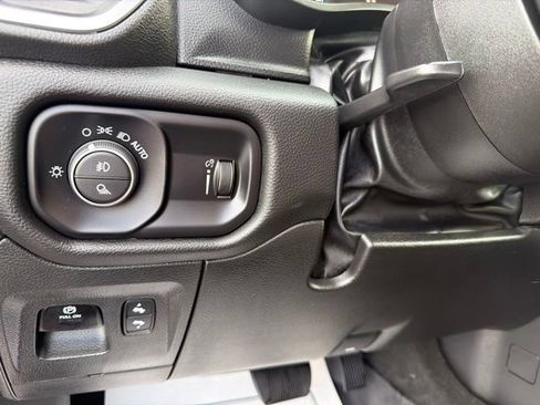 Used 2023 RAM 1500 Big Horn AWD/4WD image 29