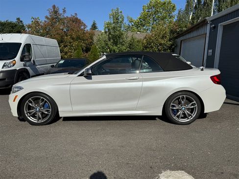 Used 2015 BMW M235i Convertible RWD image 4