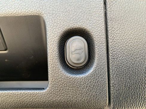 Used 2018 Cadillac Escalade Premium Luxury image 5