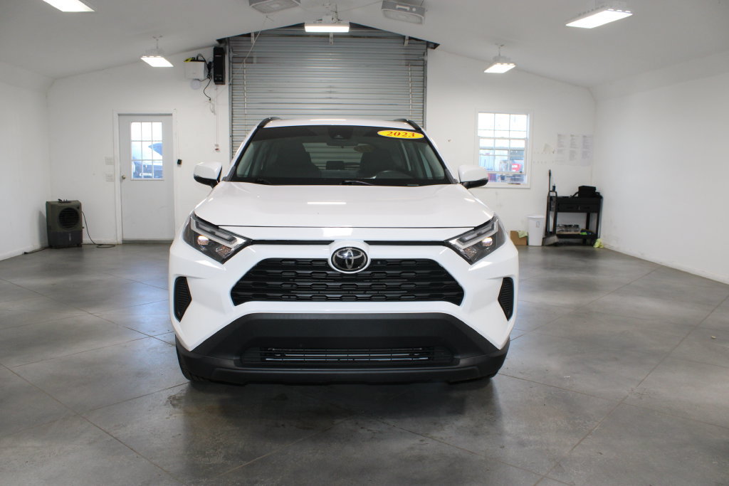 Used 2023 Toyota RAV4 XLE FWD image 3