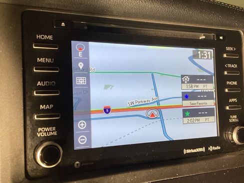 Used 2018 Toyota Sienna AWD image 3