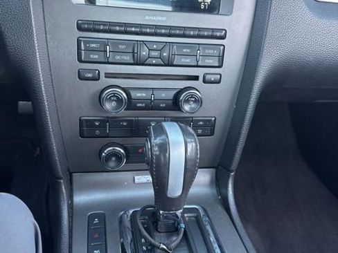 Used 2013 Ford Mustang Premium image 36