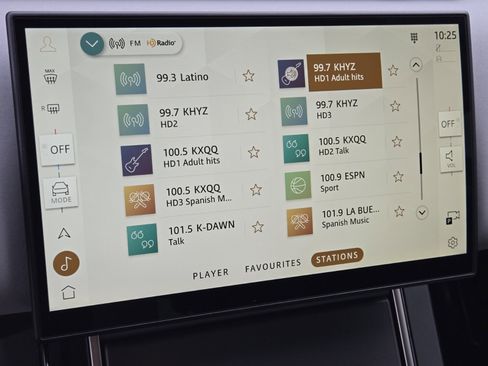 Used 2025 Land Rover Range Rover Velar Dynamic SE image 29