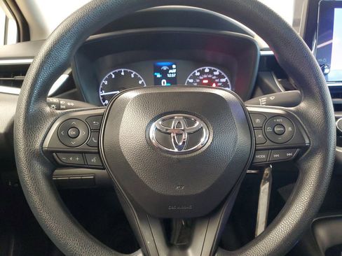 Used 2025 Toyota Corolla LE image 19