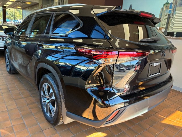 Used 2026 Toyota Highlander XLE AWD/4WD image 4